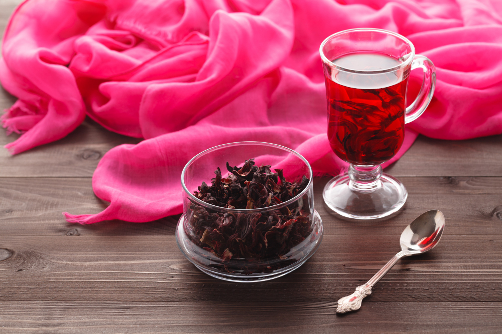 Beneficiile consumului de ceai de hibiscus